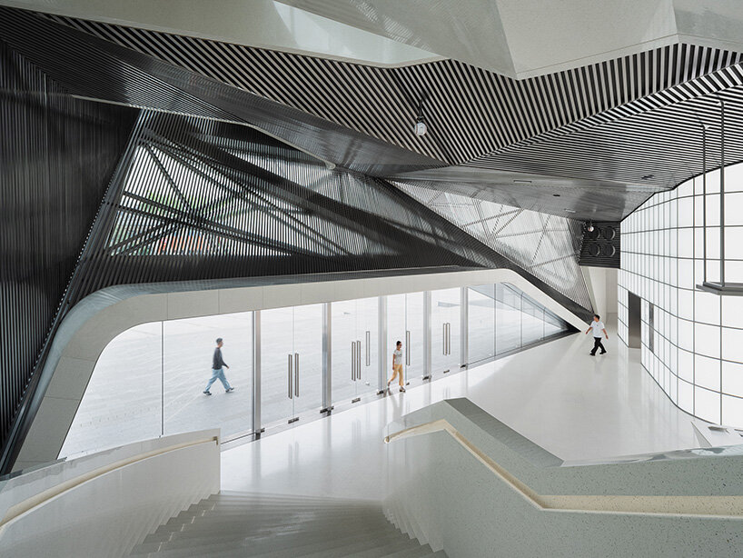 managing light while preserving the original geometric aesthetic