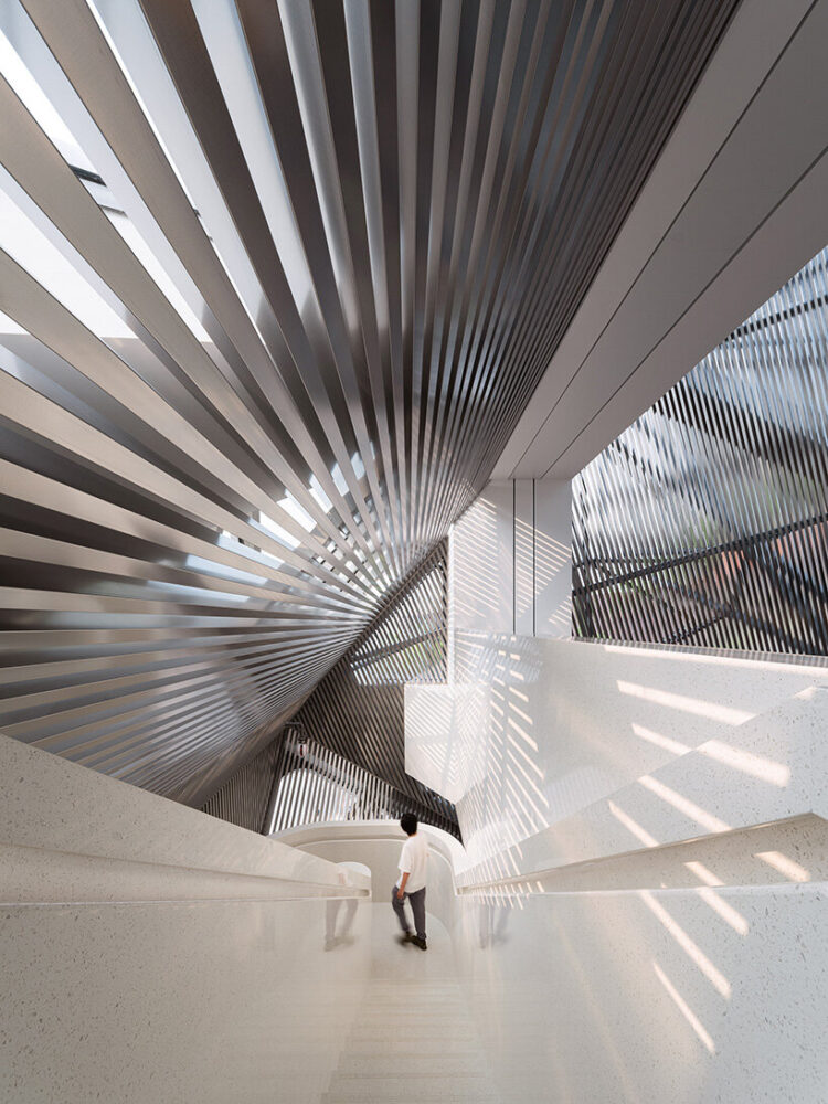 a loop of movement between interior and exterior spaces