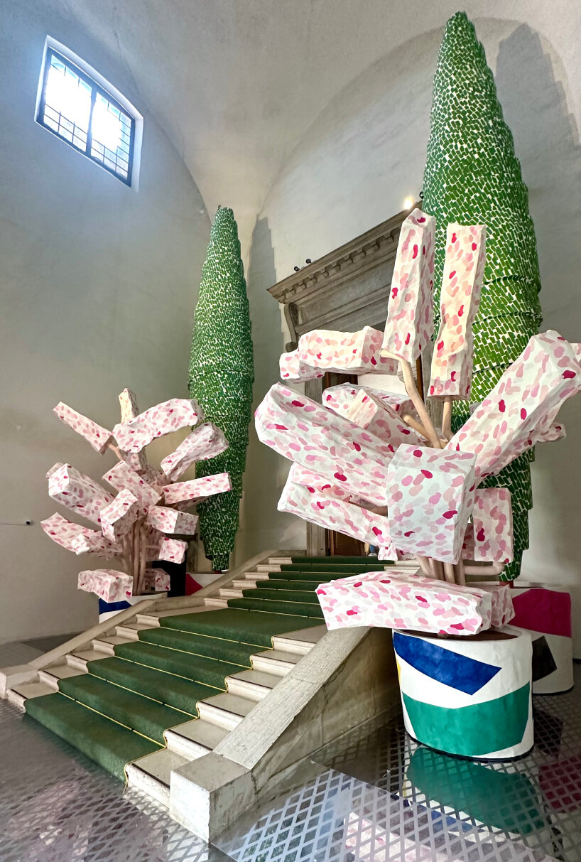 entrance to the celebration room | image © designboom