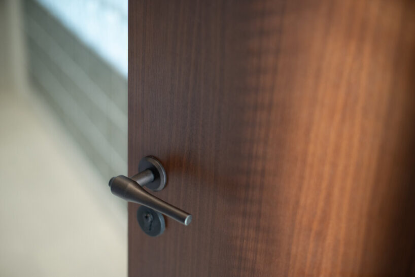 NODE door handle by Hintegro X UNION, image courtesy of Hintegro