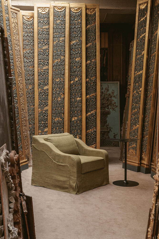 Making Memories also features the exhand-embroidered architectural elements by MTX