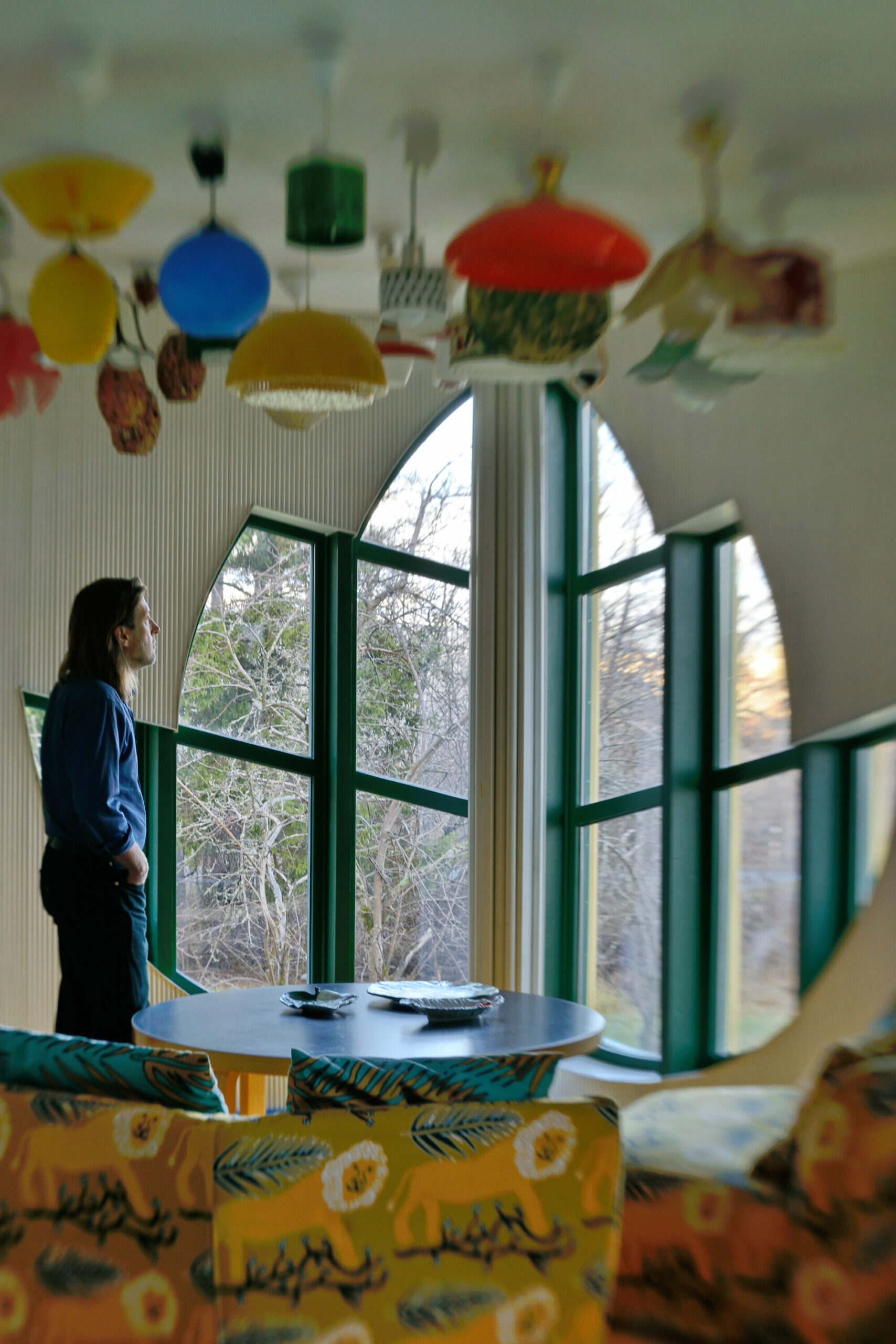 from garlic-shaped sauna to leaf house: inside jan-erik andersson's liveable artworks in turku