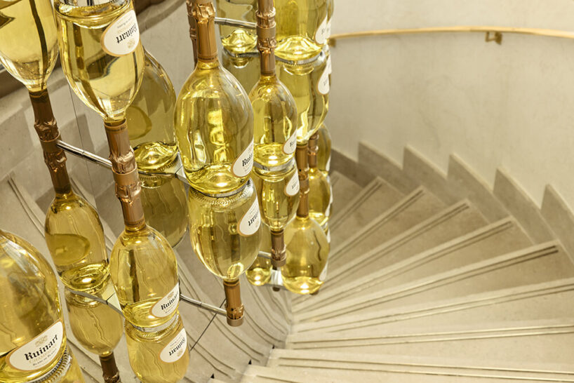 carrousel with bottles of Ruinart Blanc de Blancs | image © Chloé Le Reste