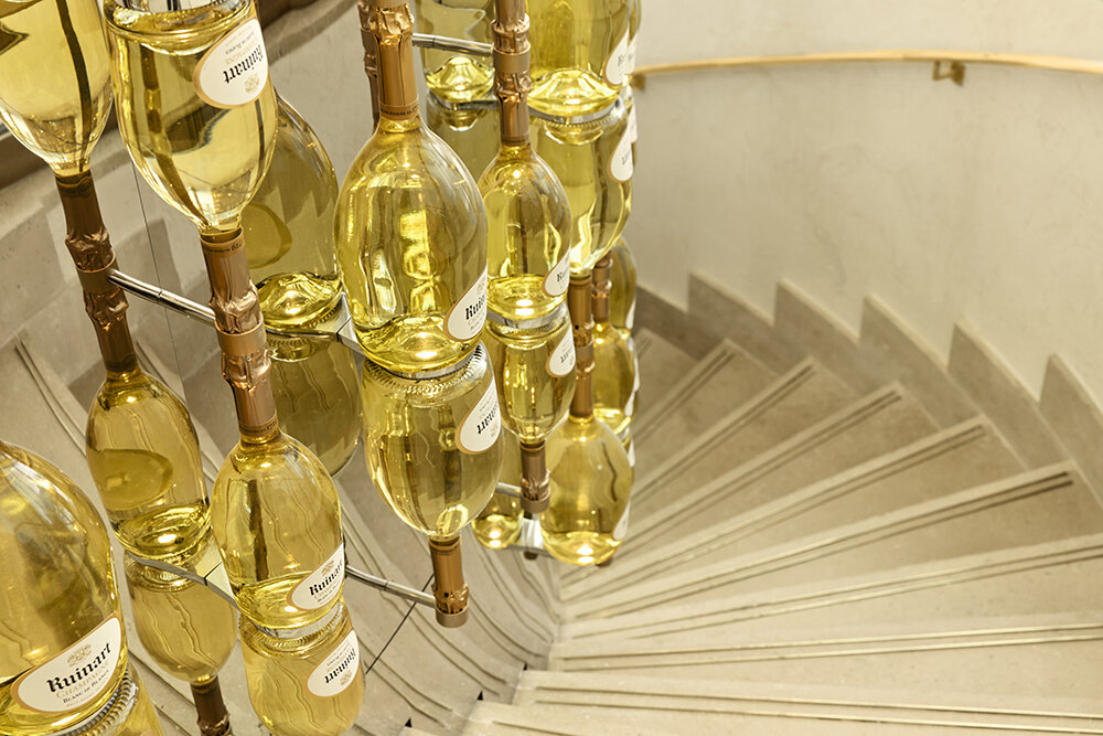 carrousel with bottles of Ruinart Blanc de Blancs | image © Chloé Le Reste