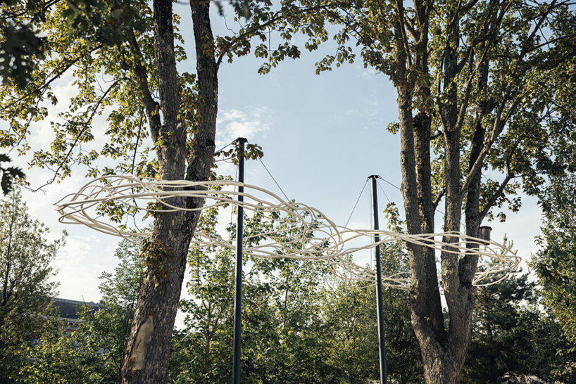 Between Us (Entre Nous) | Stainless steel tubes by Lelia Demoisy, 2024 | image © Mathieu Bonnevie