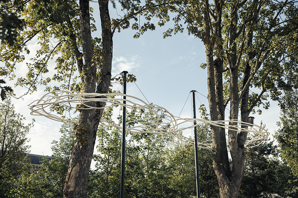 Between Us (Entre Nous) | Stainless steel tubes by Lelia Demoisy, 2024 | image © Mathieu Bonnevie