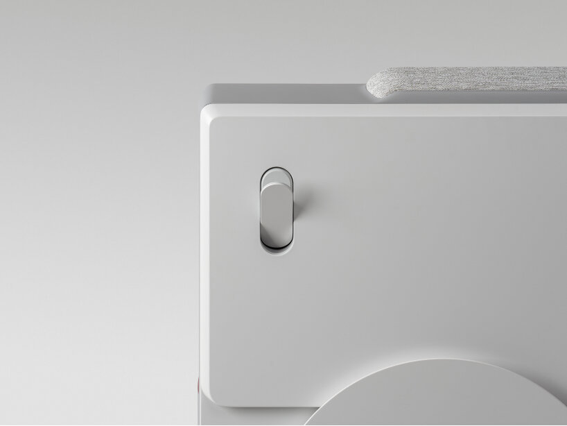 the portable desk addresses this gap