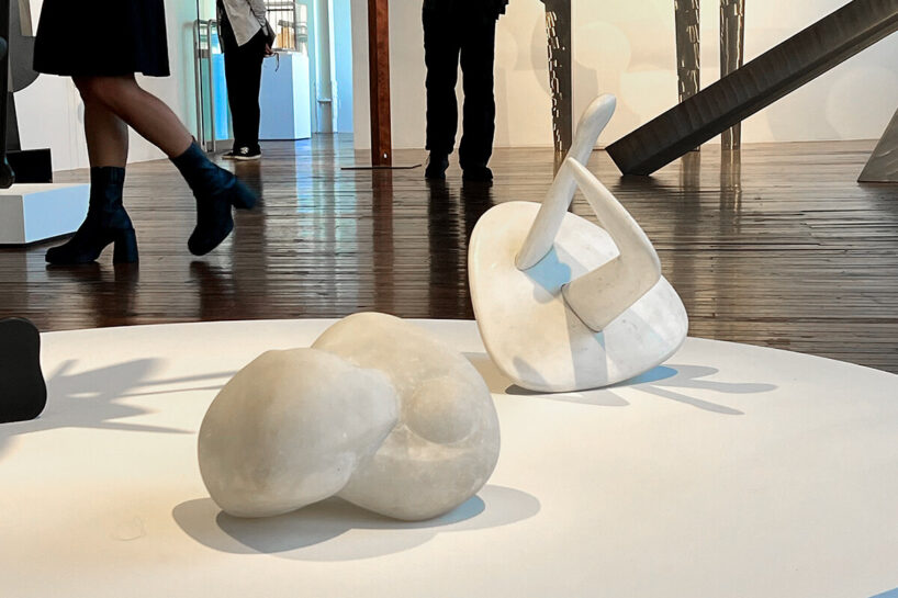 installation view, ‘Against Time: The Noguchi Museum 40th Anniversary Reinstallation,’ image © designboom
