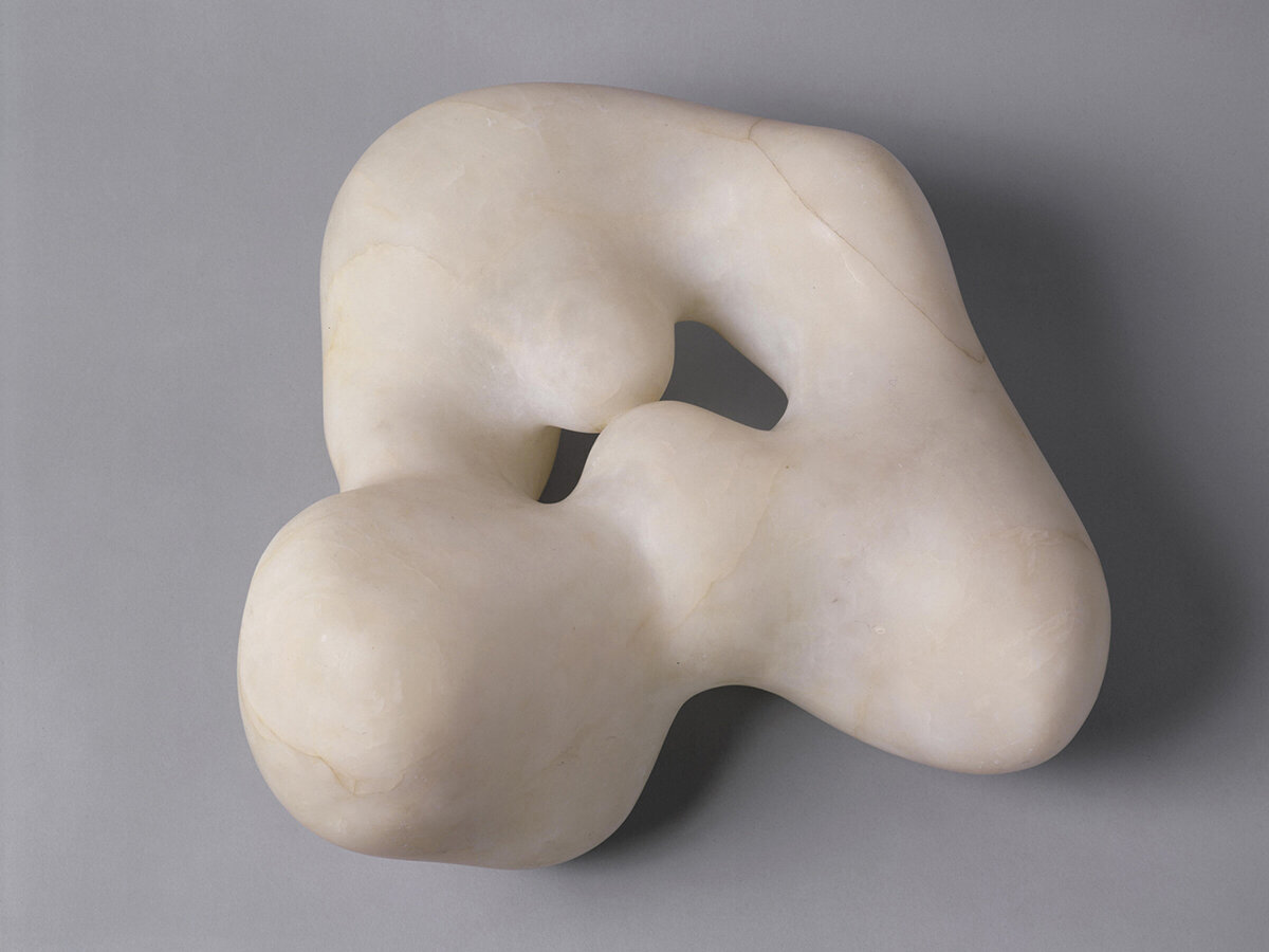 Isamu Noguchi, Leda, 1942. Alabaster. 10 1/4 x 18 3/4 x 18 3/4 in. Photo: Kevin Noble. ©INFGM / ARS
