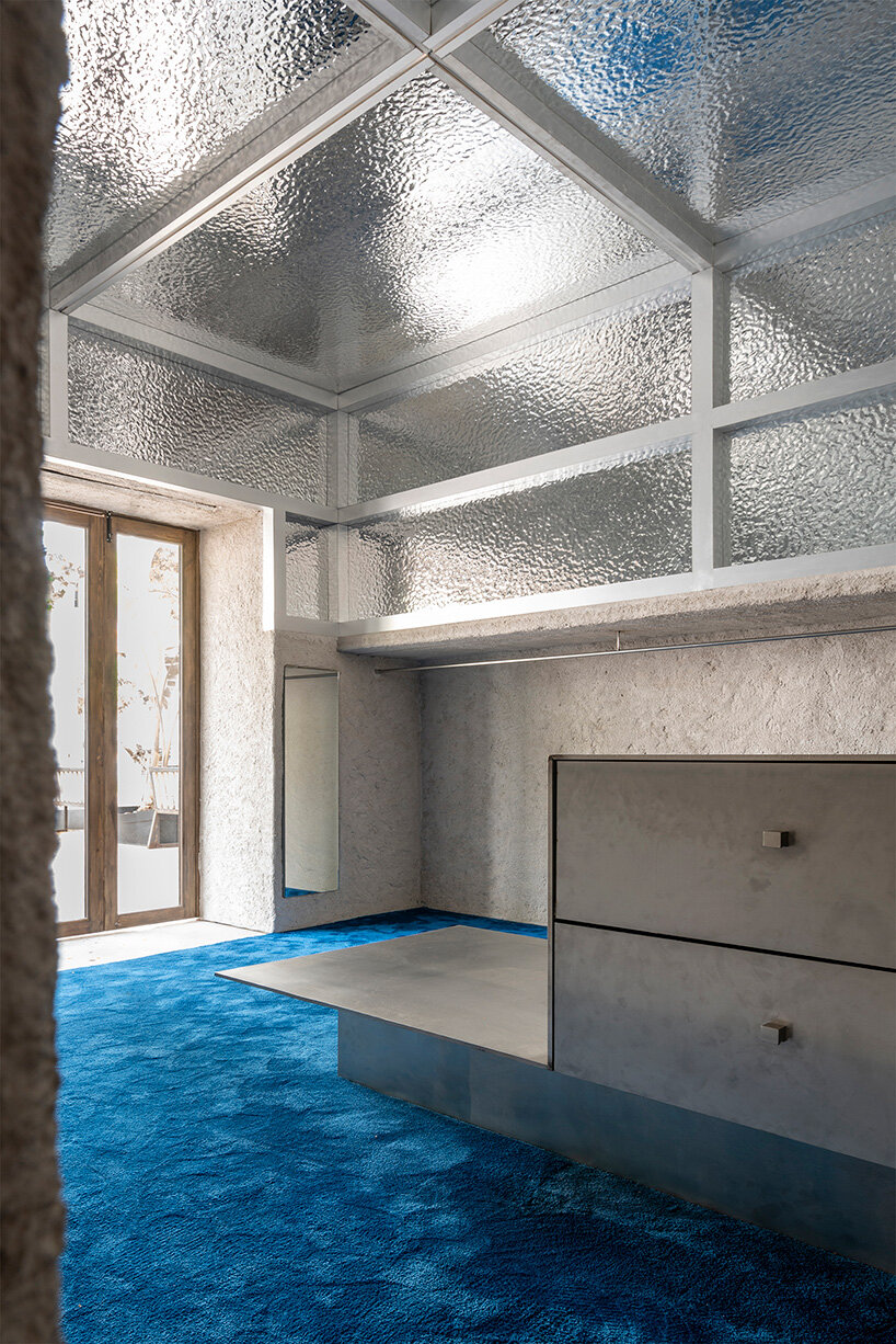 the brand decided to reach out to Raúl Sánchez Architects to design their flagship store in Ibiza