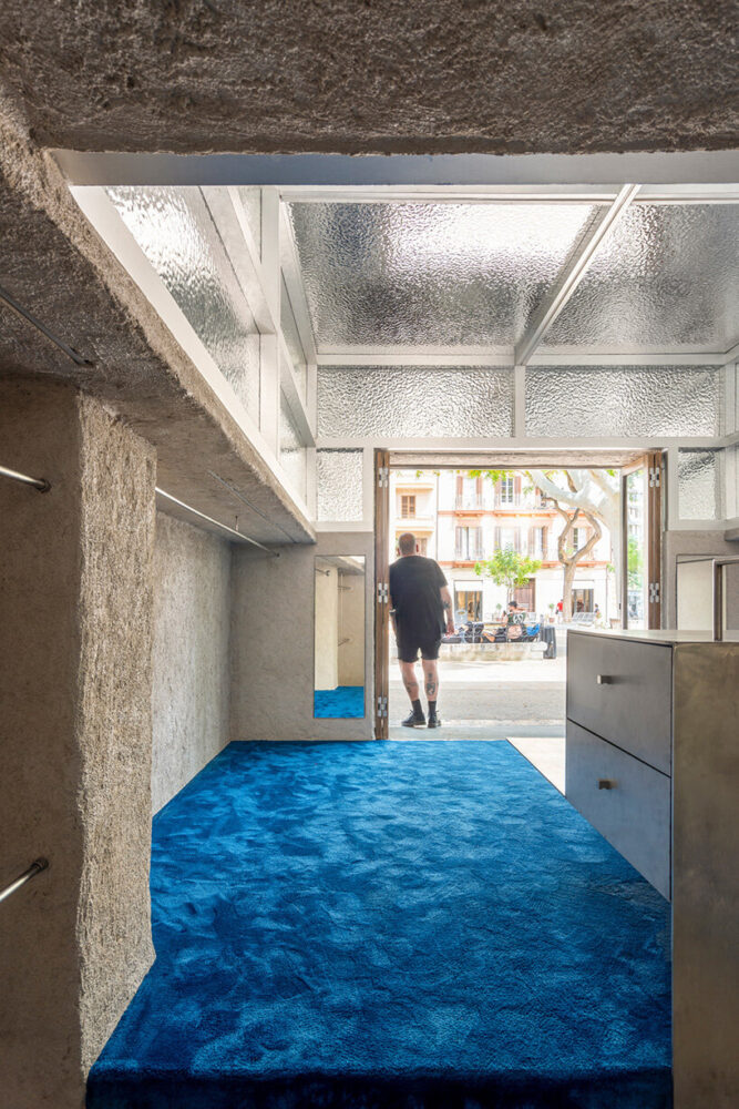 enhancing the sense of discovery with each new texture and color