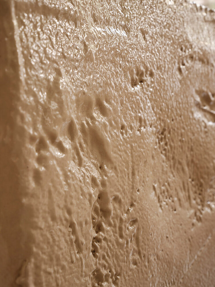 the Esiot Store highlights the brand’s values