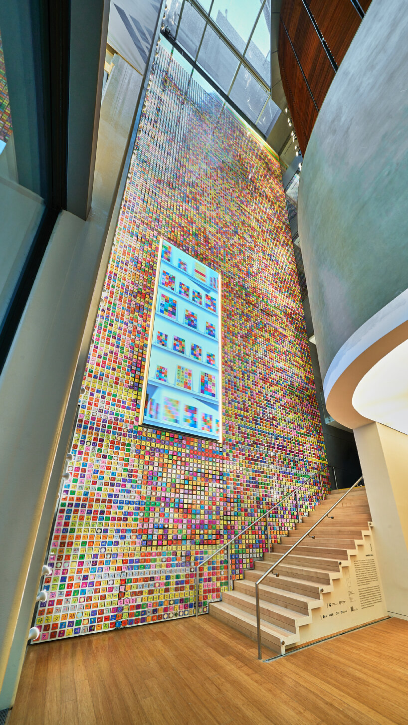 20,000 hand-painted tiles shape mosaic of memory at ik-joong kang’s installation in new york
