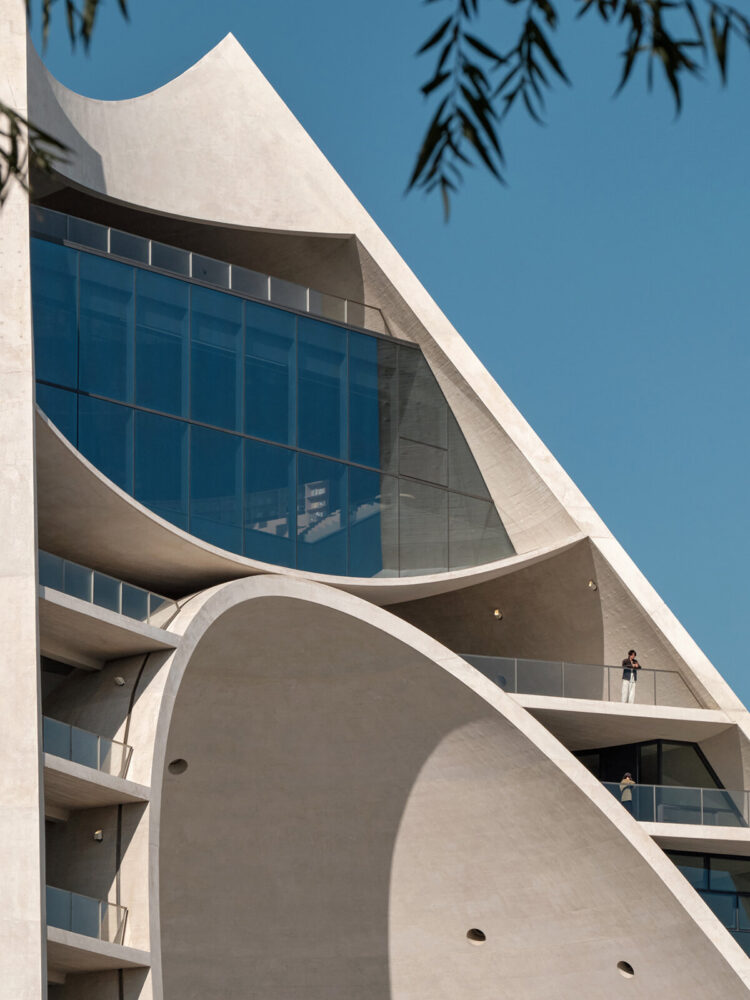 image © Jonathan Leijonhufvud