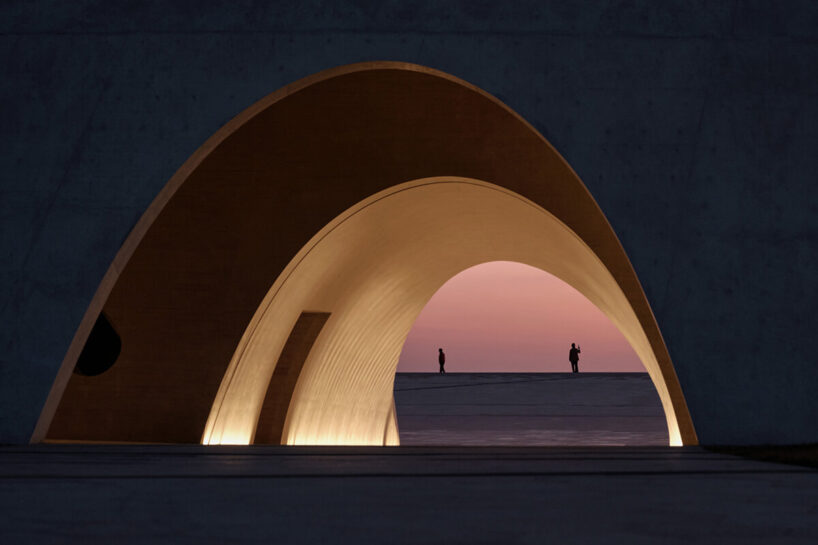 image © Jonathan Leijonhufvud