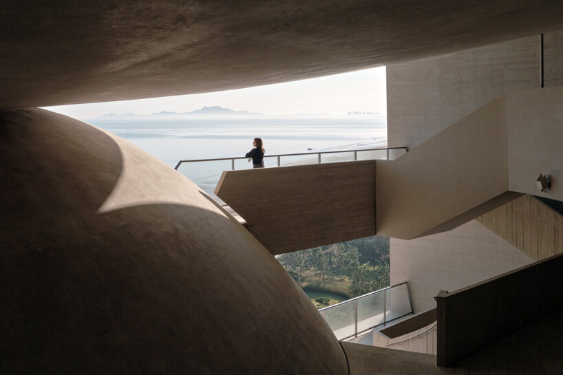 image © Jonathan Leijonhufvud