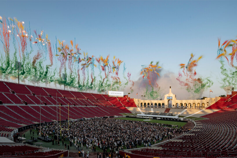Cai Guo-Qiang, WE ARE: Explosion Event for PST ART, Act IV: ‘Bird of Paradise,’ 2024. Realized at LA Memorial Coliseum | image © Kenryou Gu