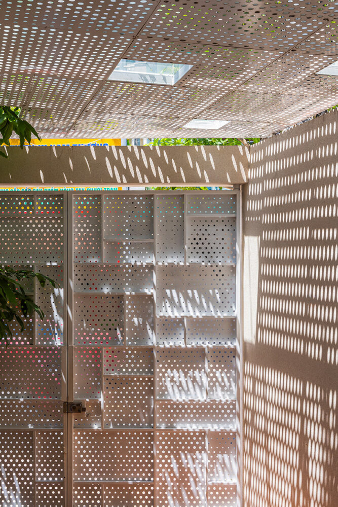 the skylights ensure improved lighting and ventilation while allowing minimal heat absorption