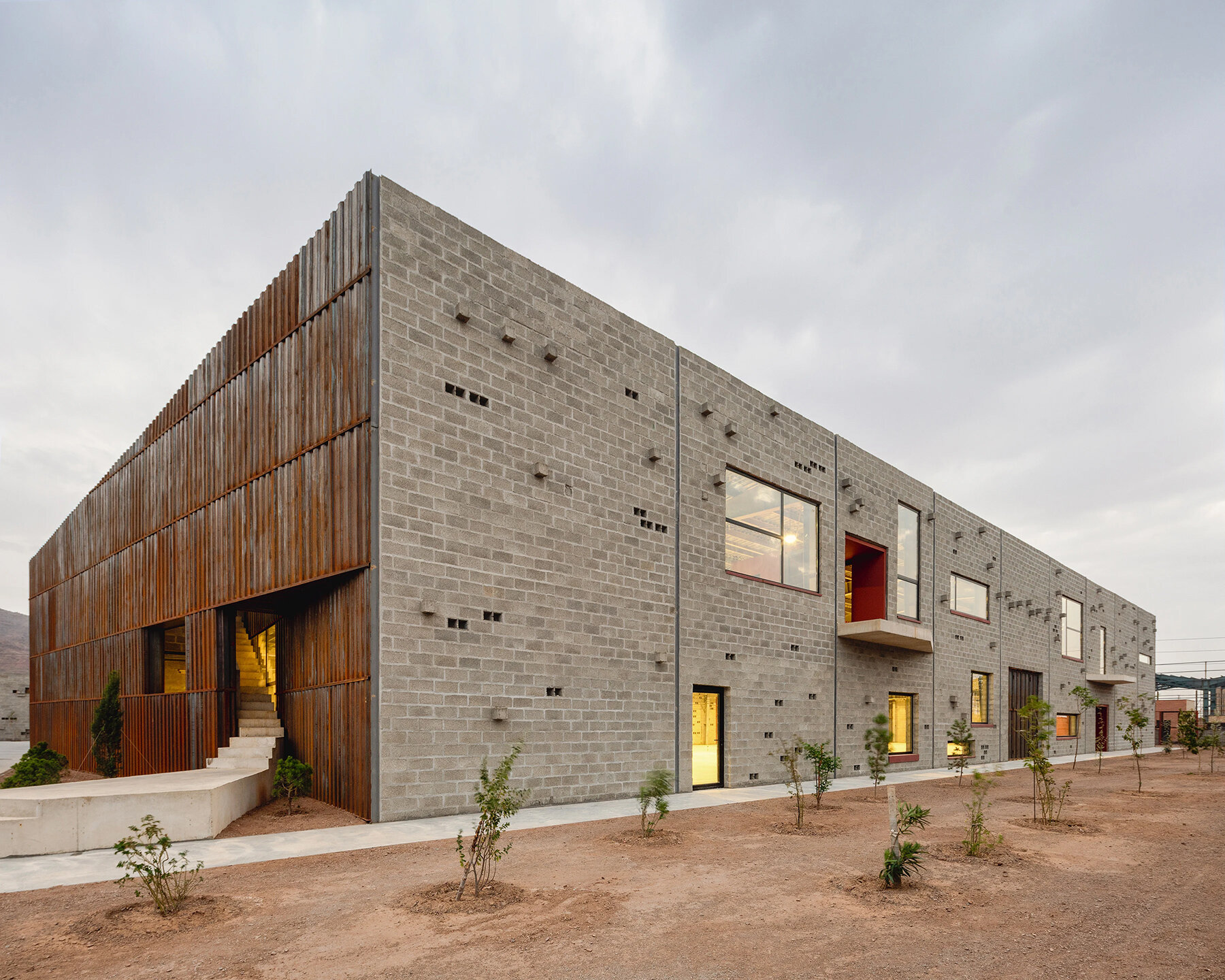 davood-boroojeni-process-department-shamim-polymer-factory-karaj-iran-designboom-06a