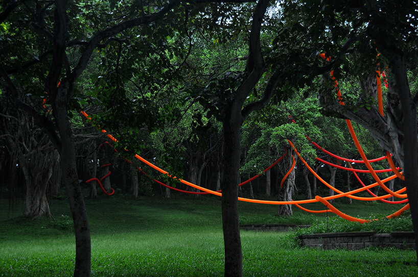 deepening the bond between art and the natural surroundings