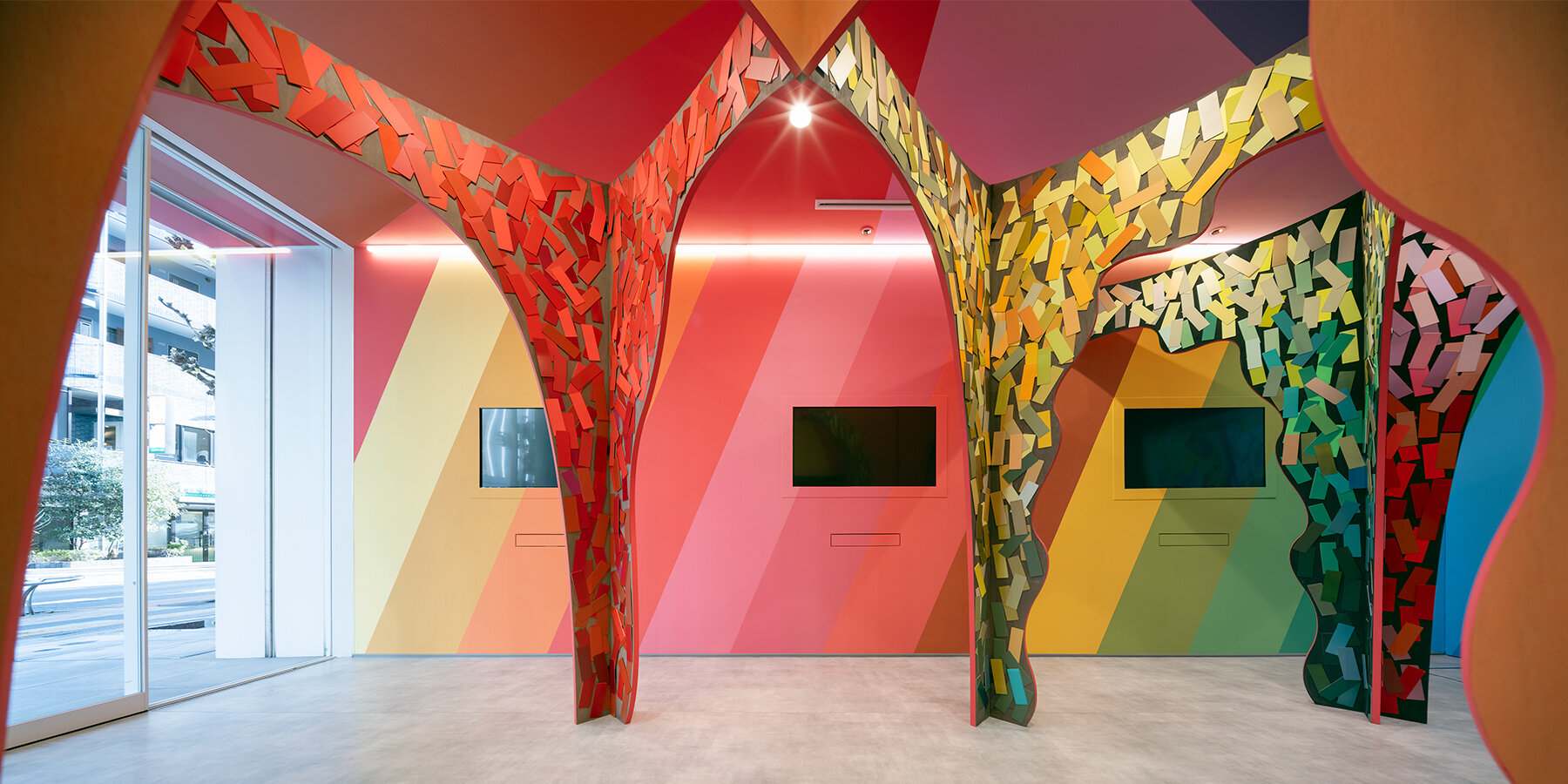 labyrinth-of-colors-moriyuki-ochiai-architects-designboom-1