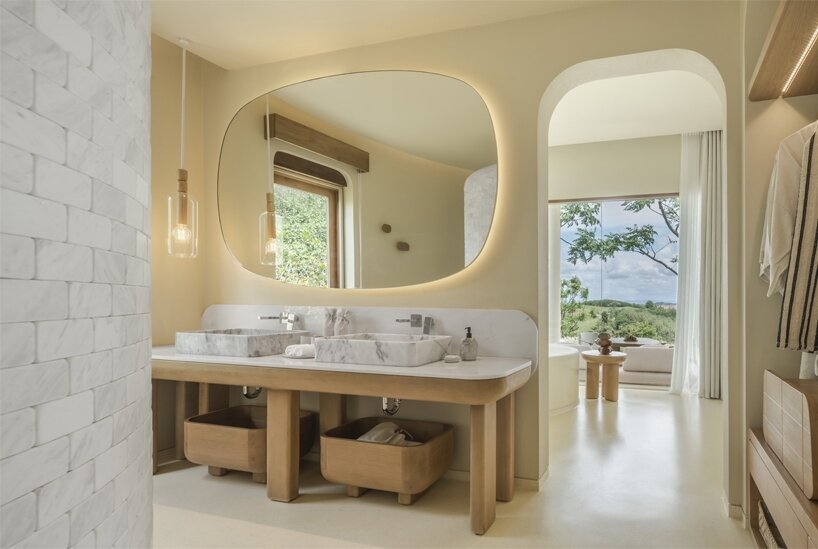 circular bathroom walls feature rounded corners