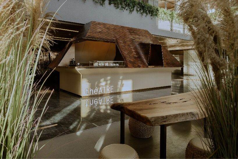 Debido a las limitaciones del terreno, el pabellón del té adopta una forma rectangular.