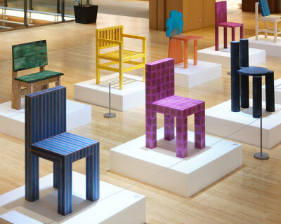 saki takeshita’s wooden chairs shift hues when blown with hot air at DESIGNART tokyo 2024