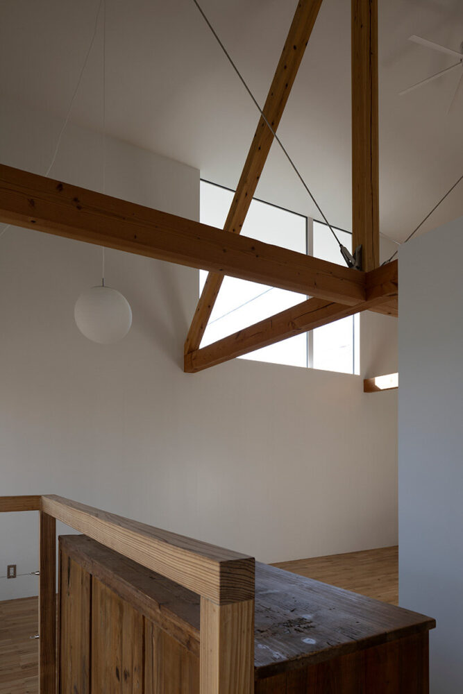 neutral tones evoke a calm atmosphere