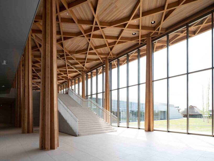 shigeru ban toyota museum