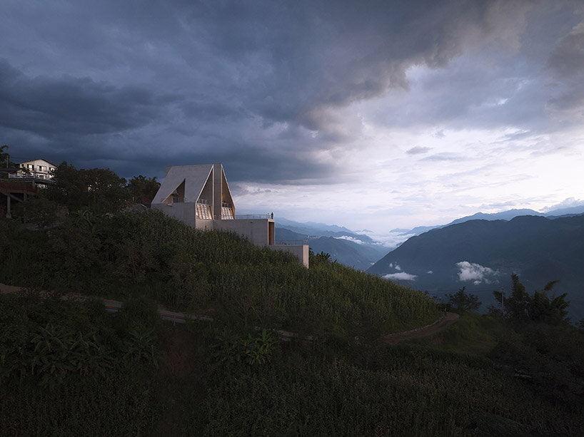 nujiang grand canyon bookstore