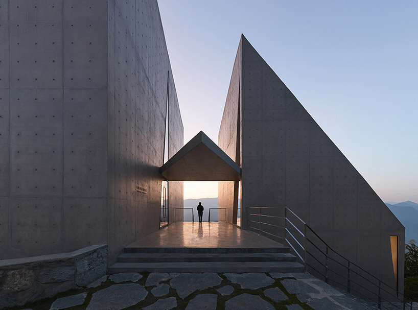 nujiang grand canyon bookstore