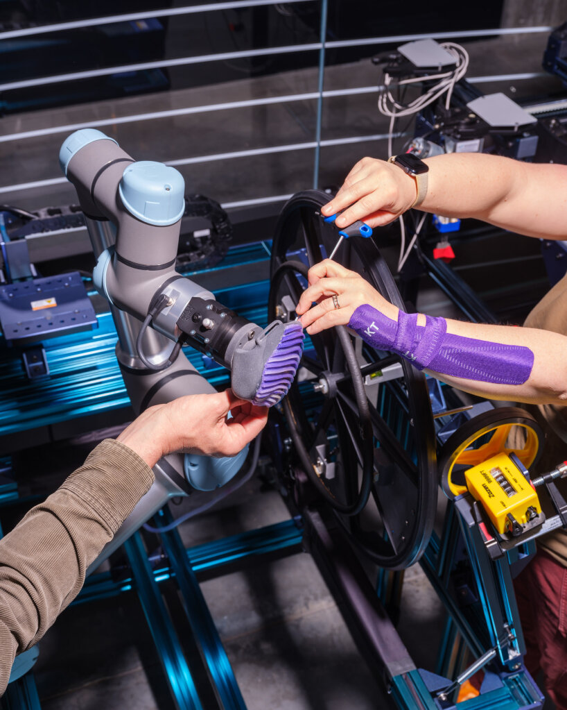 NIKE alastair philip wiper