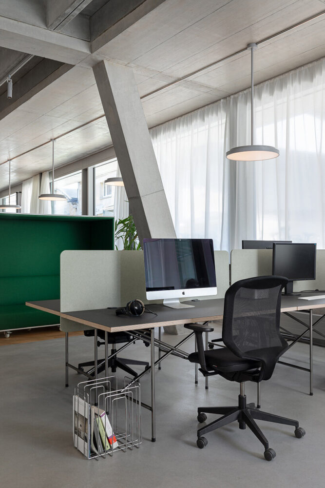 the open workspace can host 14 team members