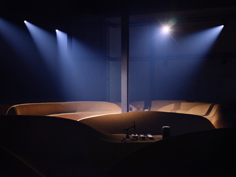 lights transition as the sounds filter in and out