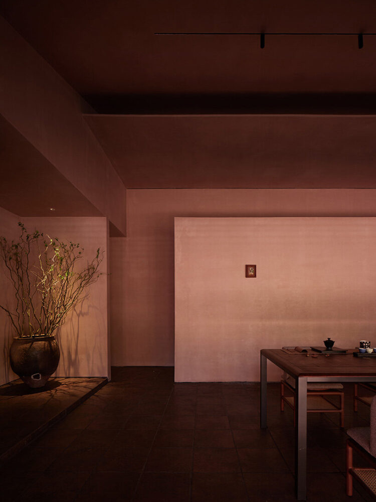 Qicang Design uses abstract lines and geometric forms