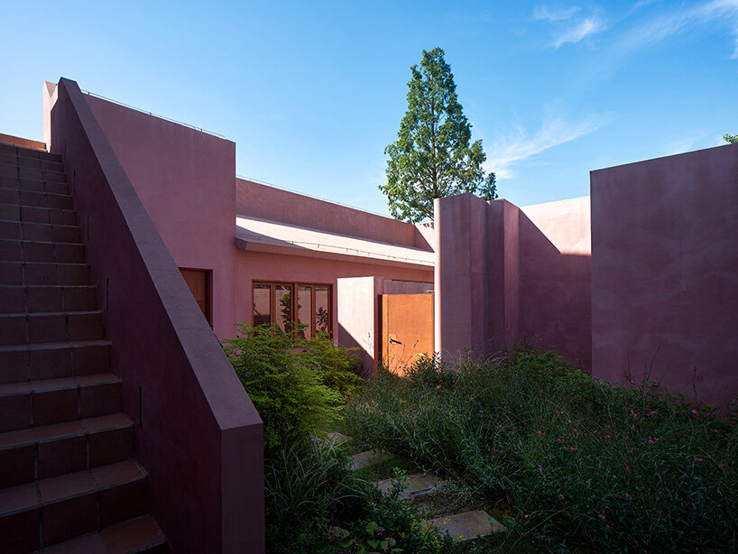 emphasizing the rhythm between nature and architecture