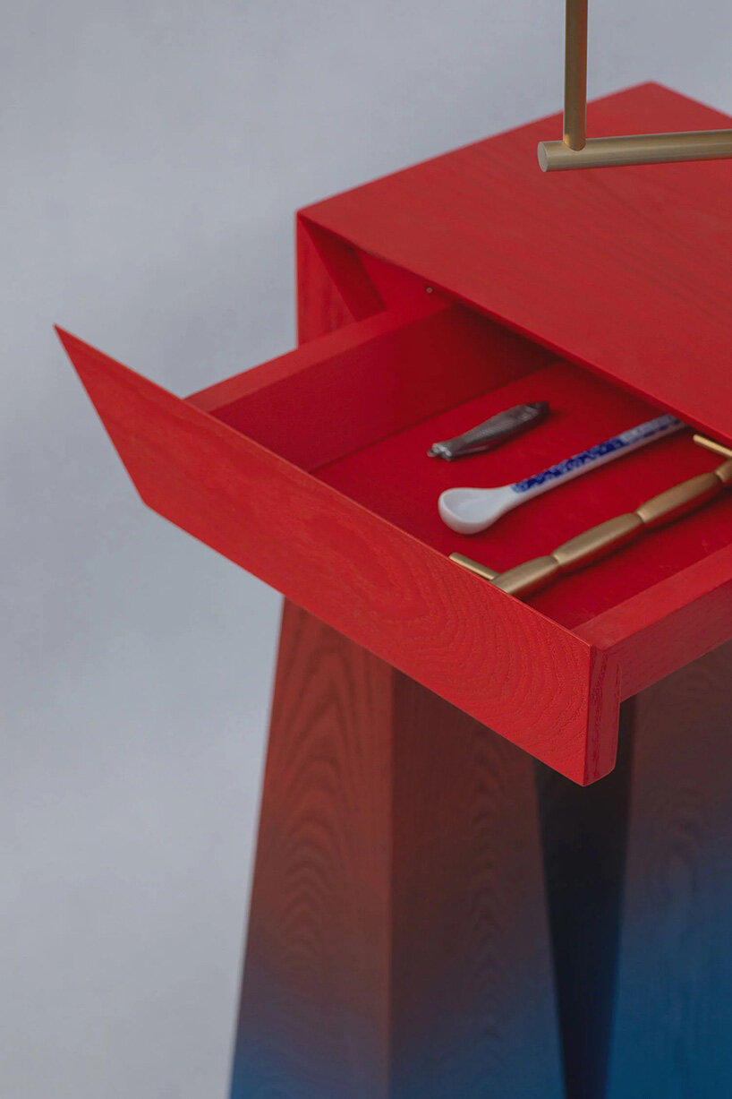 Ladislava features two drawer types