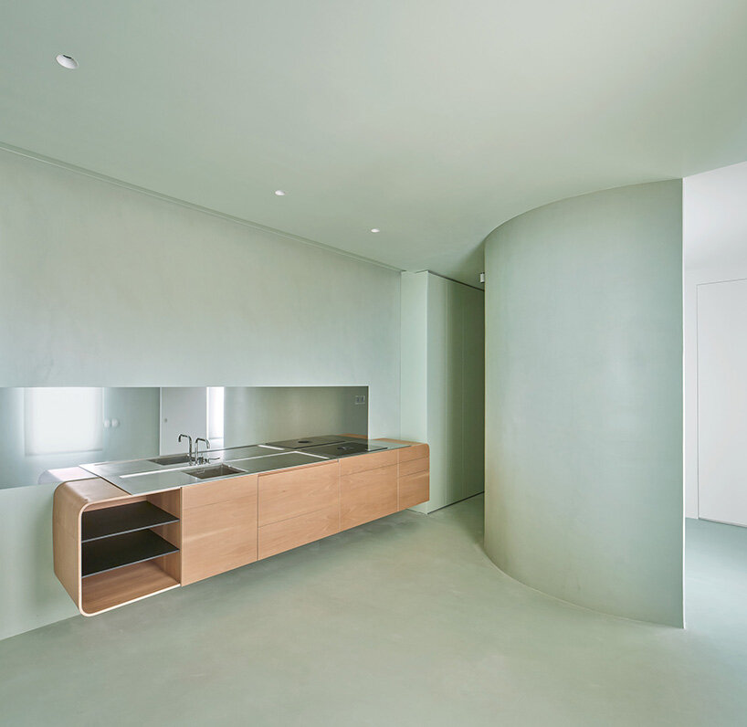 curved walls evoke a cozy atmosphere