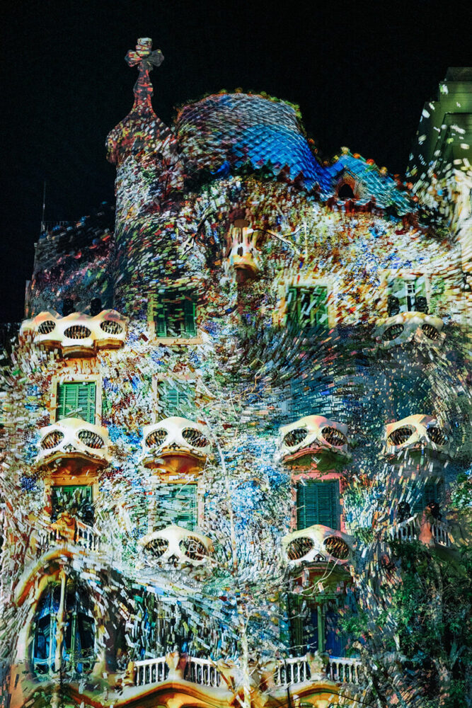 Refik Anadol's facade mapping in 2023 | image courtesy Casa Batlló