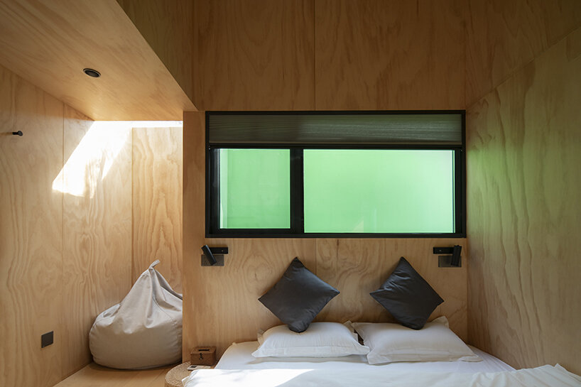 the structure occupies nearly the entire islet