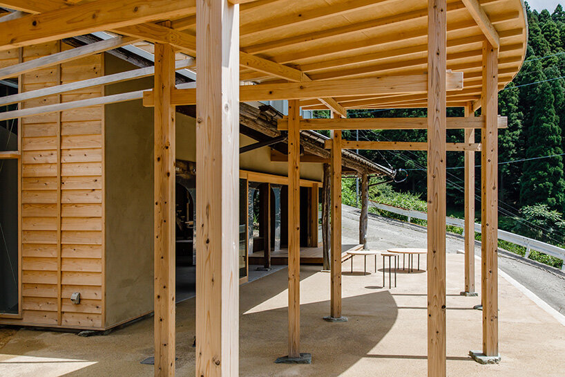 creating a natural connection between everyday life and the remarkable surroundings