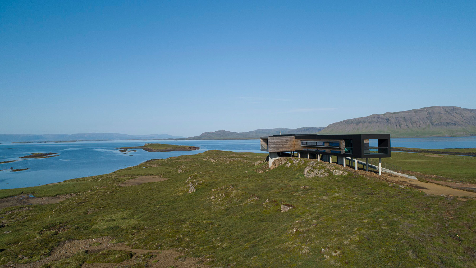 casa-g-iceland-gudmundur-jonsson-designboom-1800-3