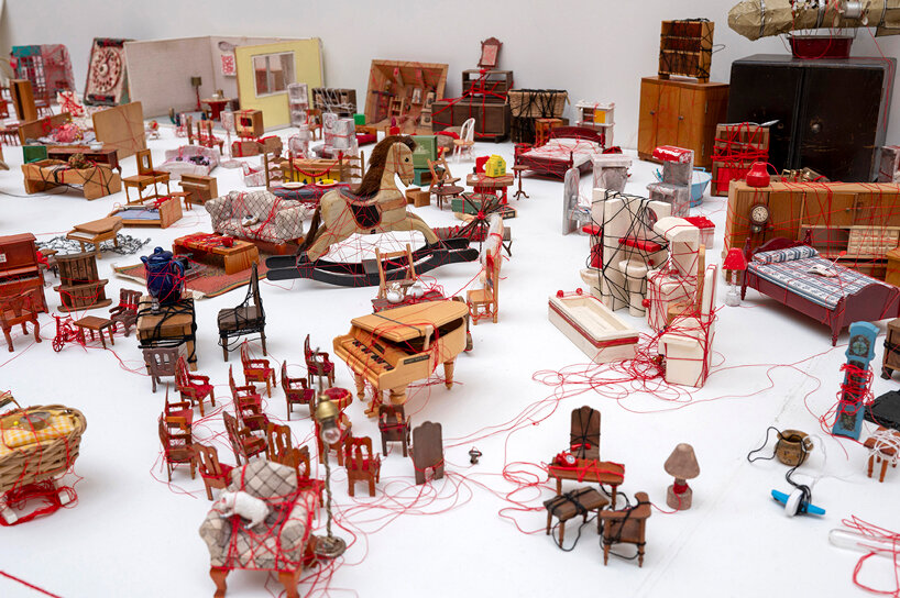 chiharu shiota exhibition 'the soul trembles' at the grand palais