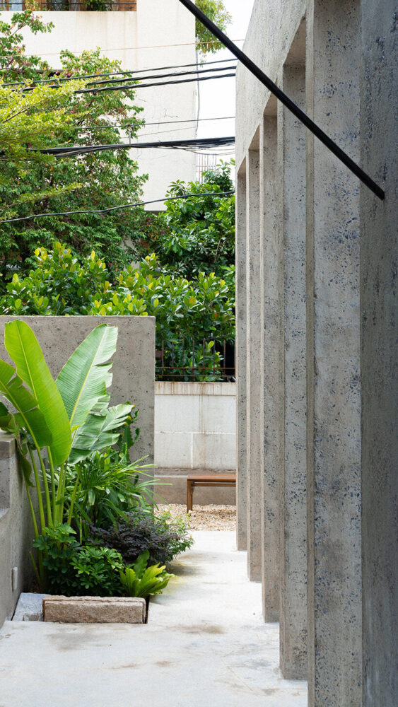 324PRAXIS’s project is set against a backdrop of architectural detachment in Thao Dien