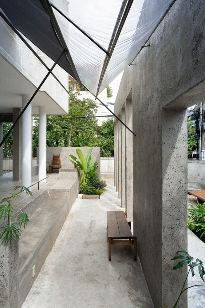 responding to the landscape and light conditions of the site