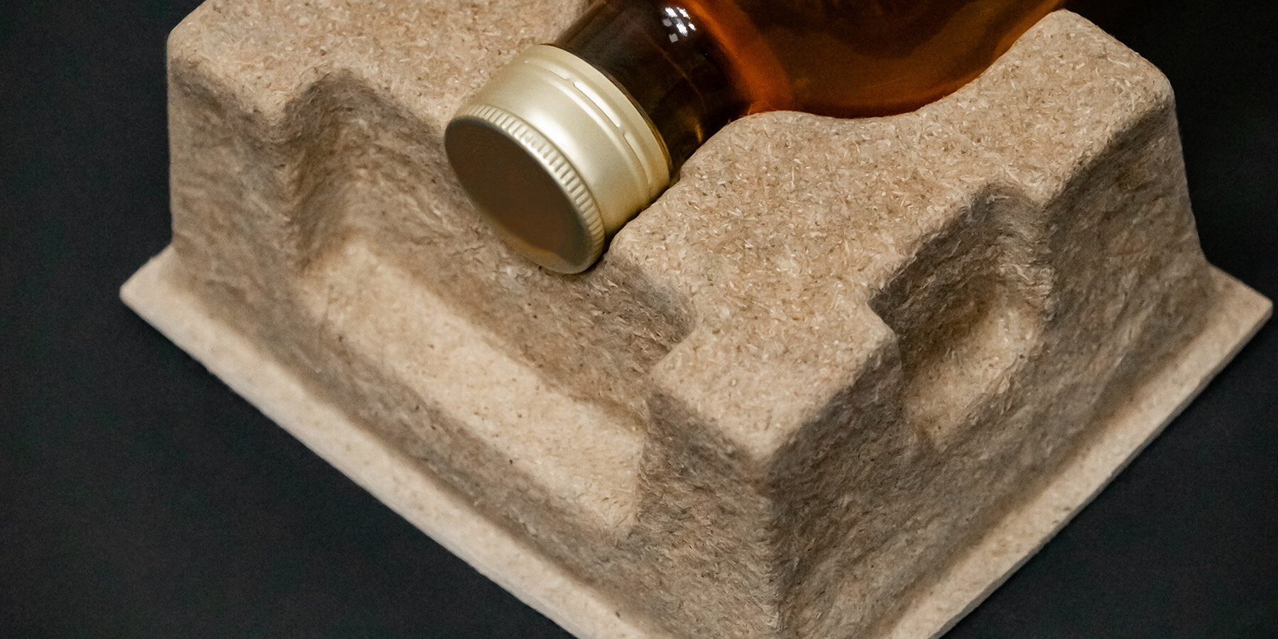 eco-friendly-packaging-bioregion-institute-barley-waste-and-seaweed-12-16-2024-designboom-1800-01