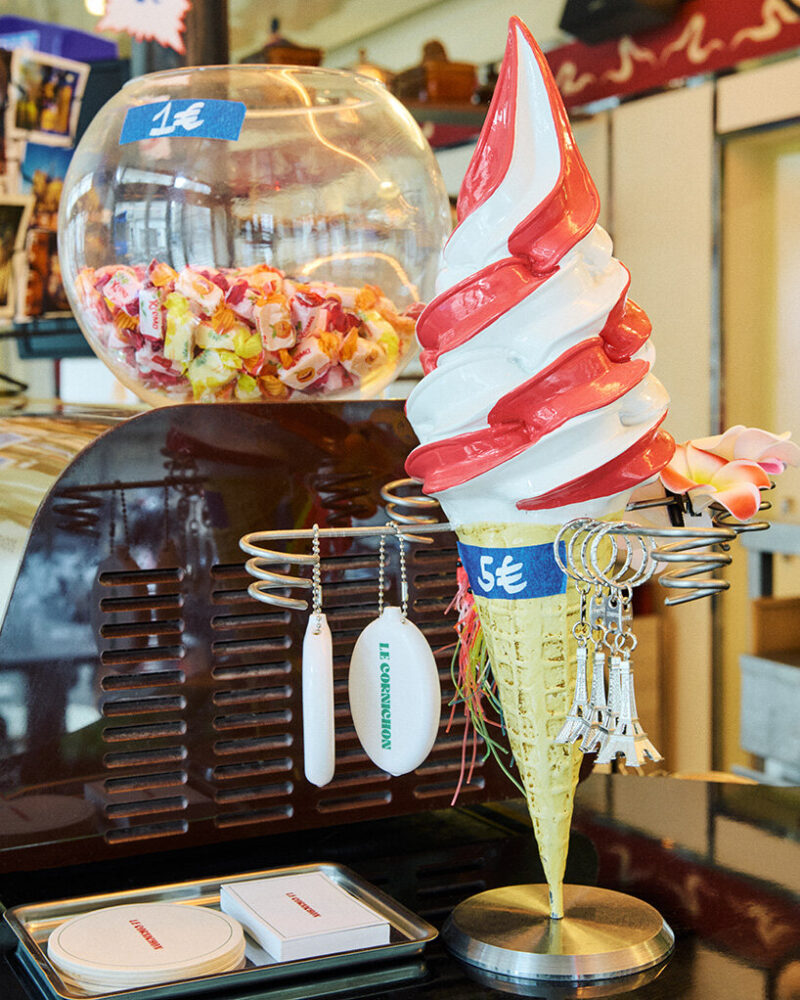 every detail of the restaurant's decor evokes a refined nostalgia