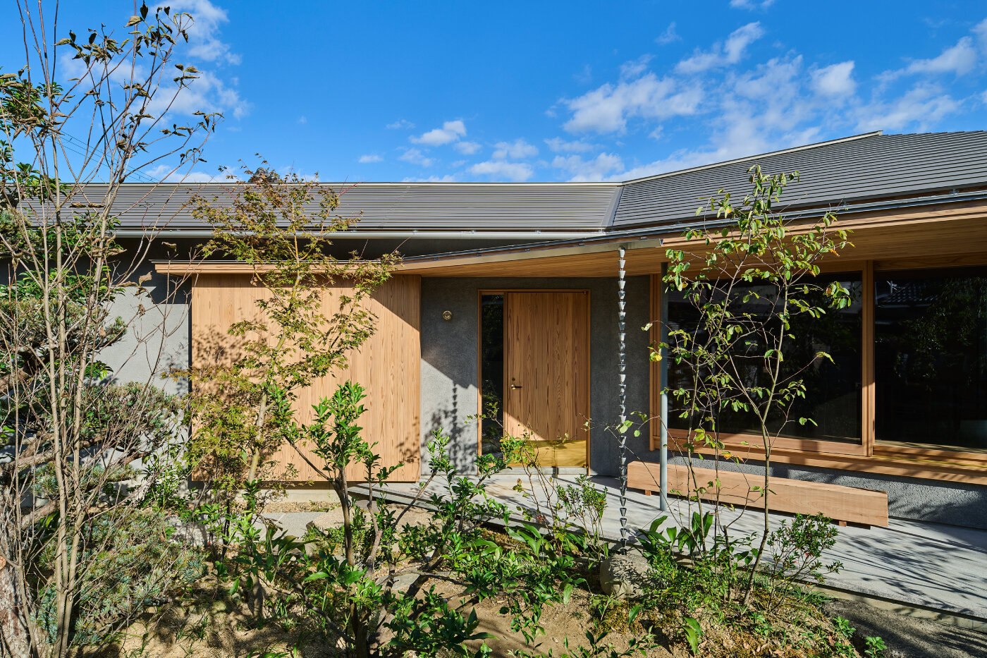 ninkipen!'s octagonal hook house encloses a childhood garden in japan