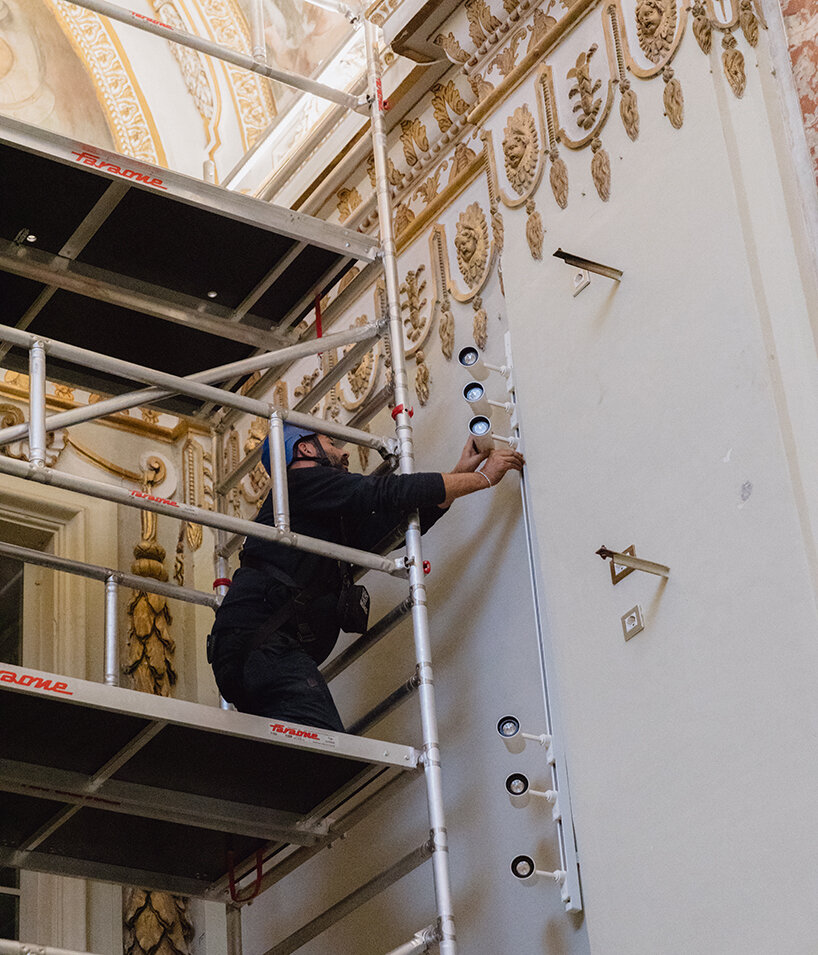 In the case of Saint Peter's Basilica, DALI protocol-based wired technology has been used to manage the system.